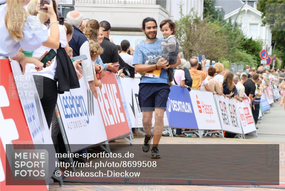 31.08.2025 - 21. Blankeneser Heldenlauf Strokosch-Dieckow http://msf.ph/oto/8699508 31.08.2025 12:43:35 Ziel 5444, 5539 meine-sportfotos.de