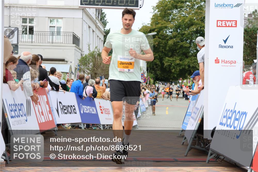 31.08.2025 - 21. Blankeneser Heldenlauf Strokosch-Dieckow http://msf.ph/oto/8699521 31.08.2025 12:43:20 Ziel 5288, 5686 meine-sportfotos.de