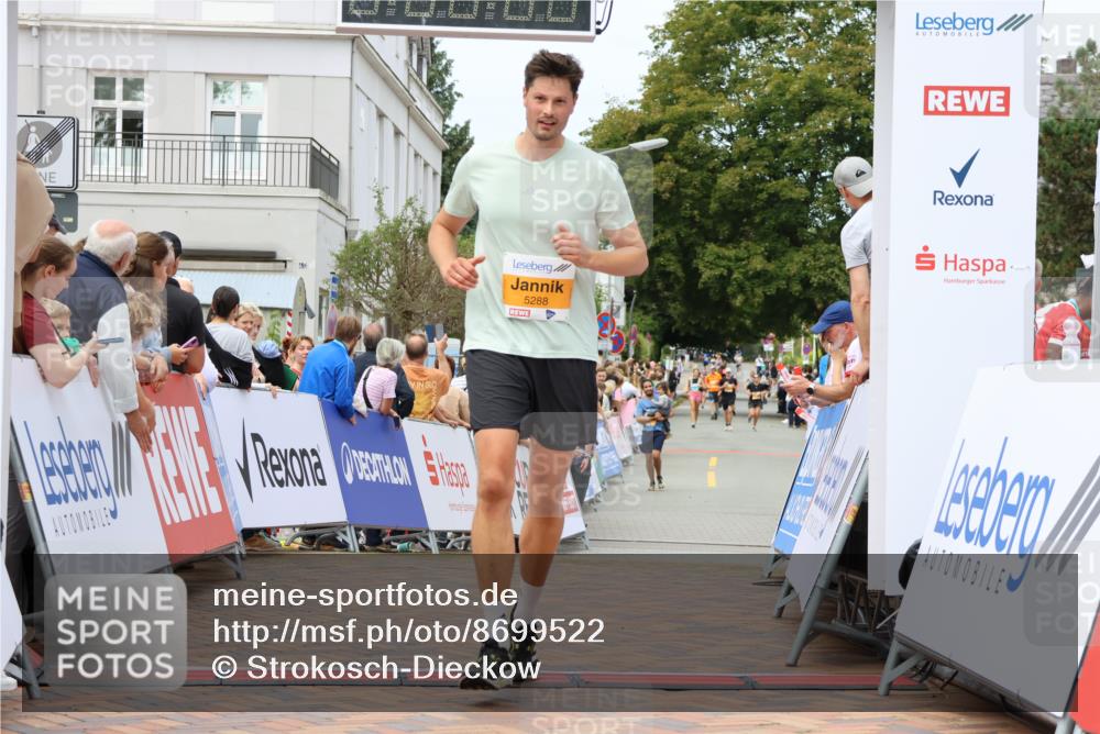 31.08.2025 - 21. Blankeneser Heldenlauf Strokosch-Dieckow http://msf.ph/oto/8699522 31.08.2025 12:43:20 Ziel 5288, 5686 meine-sportfotos.de