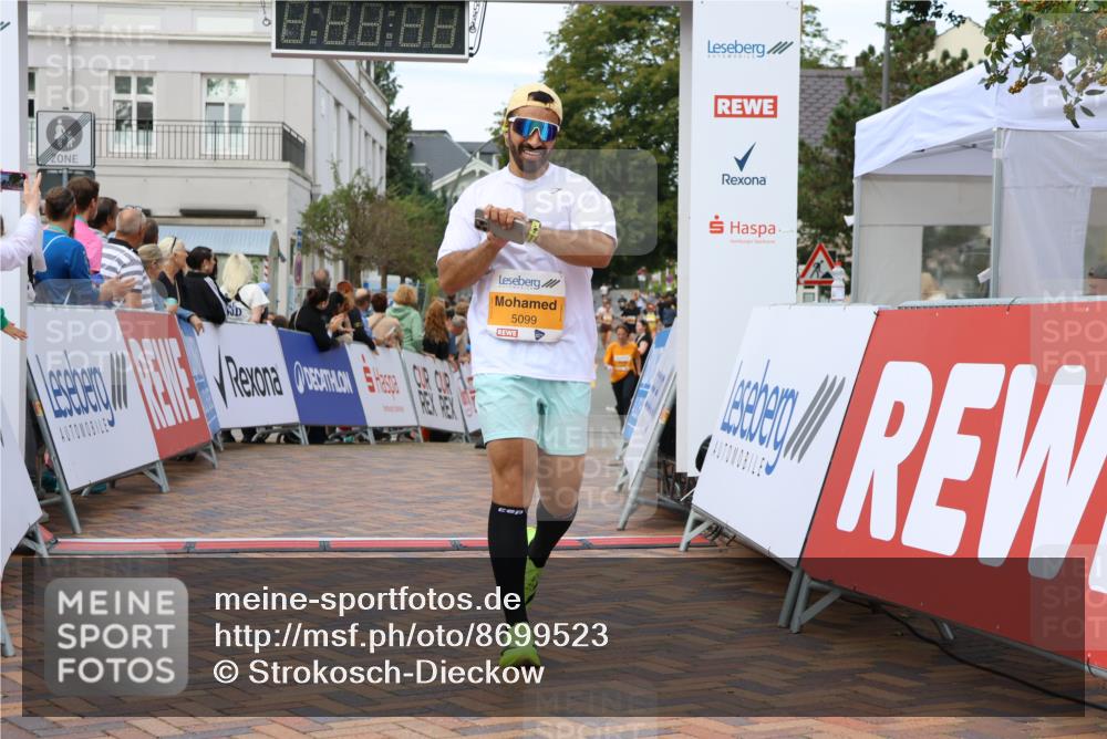 31.08.2025 - 21. Blankeneser Heldenlauf Strokosch-Dieckow http://msf.ph/oto/8699523 31.08.2025 12:56:20 Ziel 5099, 5551, 5345 meine-sportfotos.de