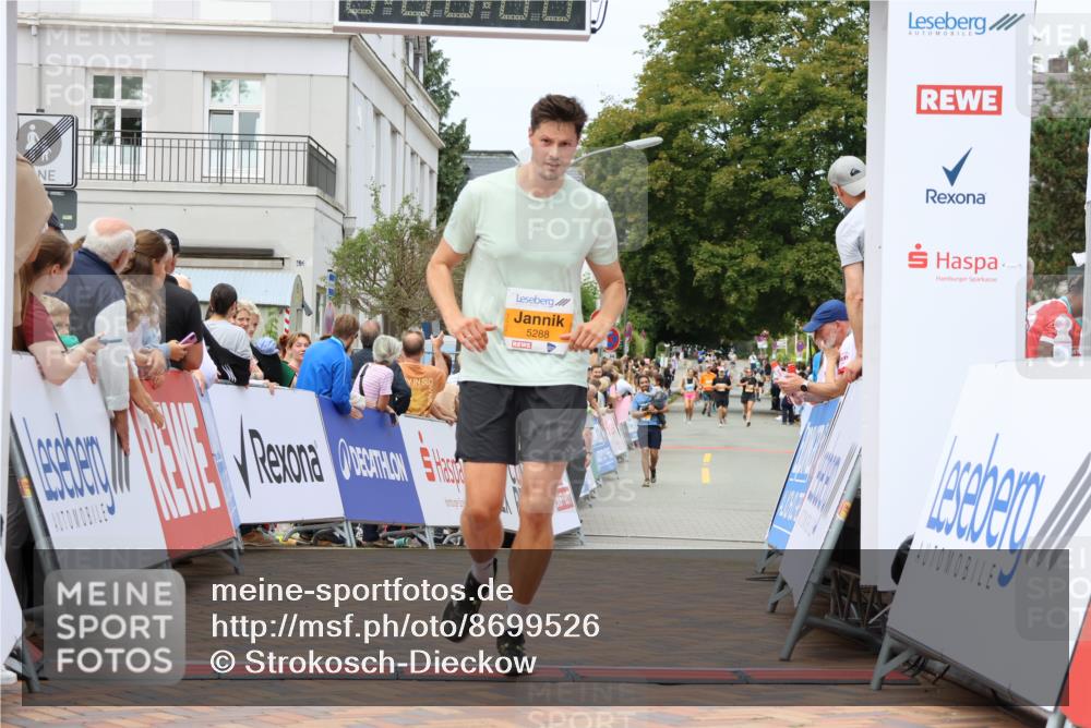 31.08.2025 - 21. Blankeneser Heldenlauf Strokosch-Dieckow http://msf.ph/oto/8699526 31.08.2025 12:43:20 Ziel 5288, 5686 meine-sportfotos.de