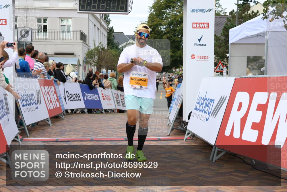 31.08.2025 - 21. Blankeneser Heldenlauf Strokosch-Dieckow http://msf.ph/oto/8699529 31.08.2025 12:56:20 Ziel 5099, 5551, 5345 meine-sportfotos.de