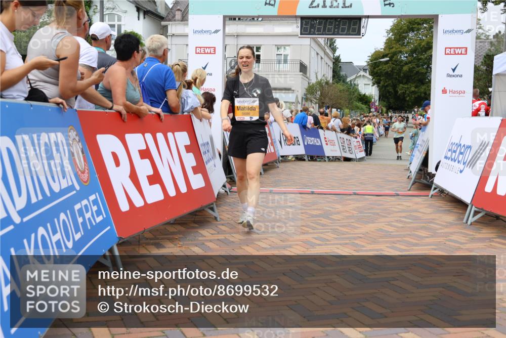 31.08.2025 - 21. Blankeneser Heldenlauf Strokosch-Dieckow http://msf.ph/oto/8699532 31.08.2025 12:43:13 Ziel 5686, 5607 meine-sportfotos.de