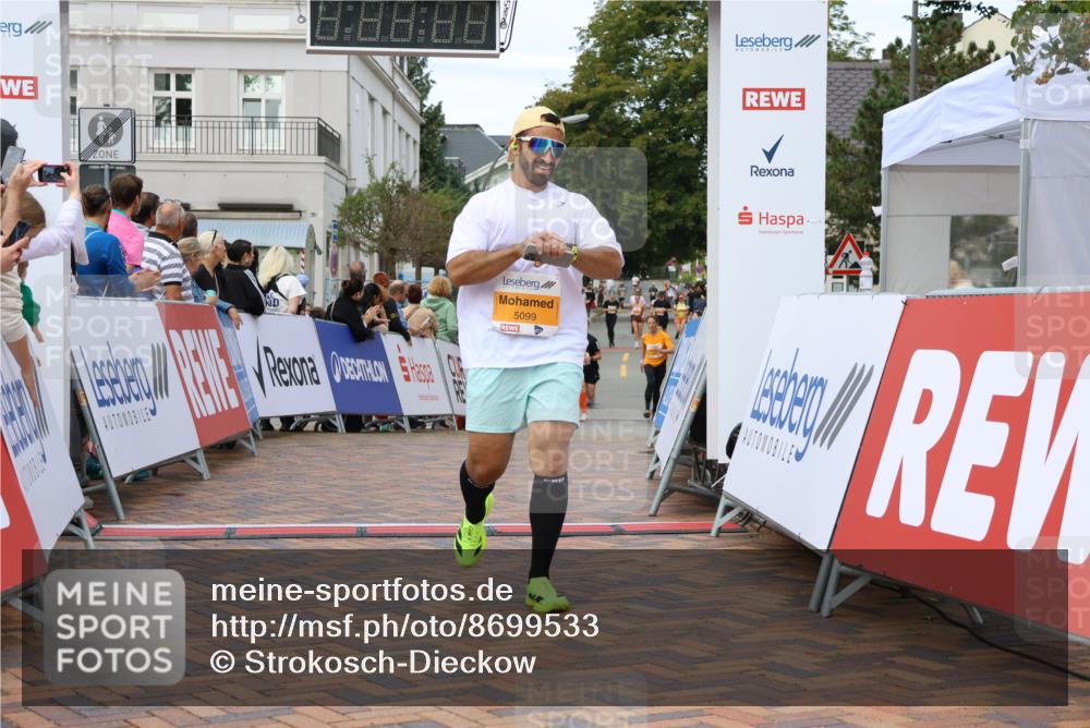 31.08.2025 - 21. Blankeneser Heldenlauf Strokosch-Dieckow http://msf.ph/oto/8699533 31.08.2025 12:56:19 Ziel 5099, 5551, 5345 meine-sportfotos.de