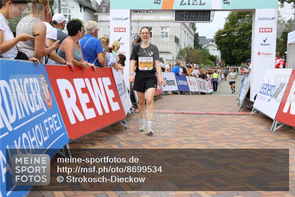 31.08.2025 - 21. Blankeneser Heldenlauf Strokosch-Dieckow http://msf.ph/oto/8699534 31.08.2025 12:43:13 Ziel 5686, 5607 meine-sportfotos.de