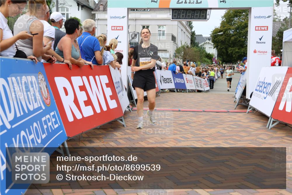 31.08.2025 - 21. Blankeneser Heldenlauf Strokosch-Dieckow http://msf.ph/oto/8699539 31.08.2025 12:43:13 Ziel 5686, 5607 meine-sportfotos.de