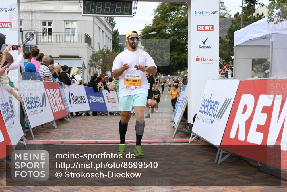 31.08.2025 - 21. Blankeneser Heldenlauf Strokosch-Dieckow http://msf.ph/oto/8699540 31.08.2025 12:56:19 Ziel 5099, 5551, 5345 meine-sportfotos.de