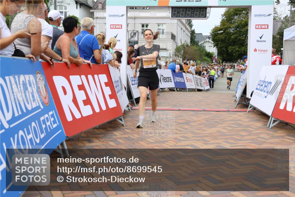 31.08.2025 - 21. Blankeneser Heldenlauf Strokosch-Dieckow http://msf.ph/oto/8699545 31.08.2025 12:43:13 Ziel 5686, 5607 meine-sportfotos.de