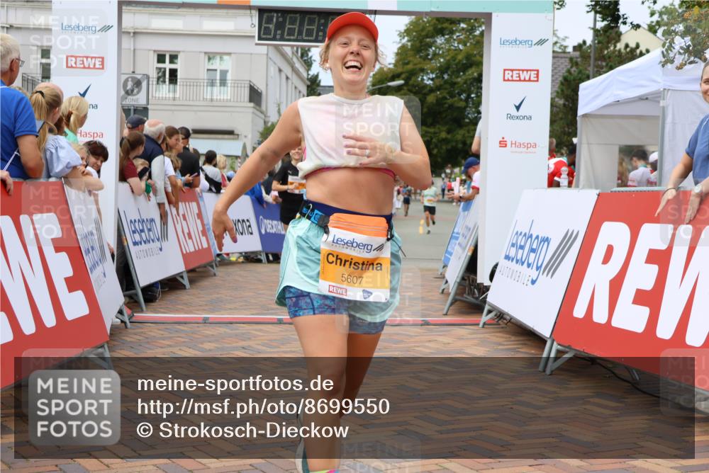 31.08.2025 - 21. Blankeneser Heldenlauf Strokosch-Dieckow http://msf.ph/oto/8699550 31.08.2025 12:43:10 Ziel 5686, 5607, 4096, 4110 meine-sportfotos.de