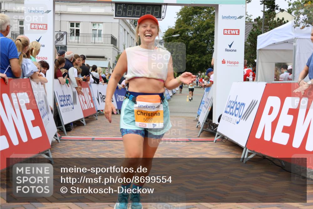 31.08.2025 - 21. Blankeneser Heldenlauf Strokosch-Dieckow http://msf.ph/oto/8699554 31.08.2025 12:43:10 Ziel 5686, 5607, 4096, 4110 meine-sportfotos.de
