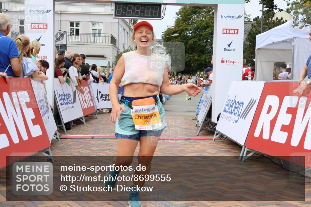 31.08.2025 - 21. Blankeneser Heldenlauf Strokosch-Dieckow http://msf.ph/oto/8699555 31.08.2025 12:43:10 Ziel 5686, 5607, 4096, 4110 meine-sportfotos.de
