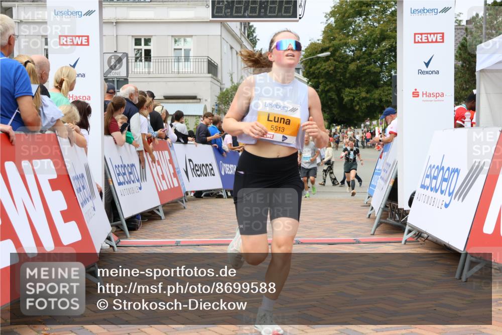 31.08.2025 - 21. Blankeneser Heldenlauf Strokosch-Dieckow http://msf.ph/oto/8699588 31.08.2025 12:42:57 Ziel 5245, 5513, 5317, 5735 meine-sportfotos.de
