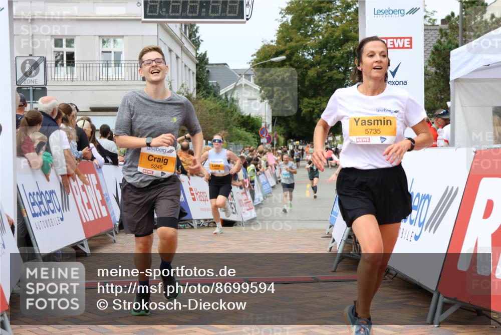 31.08.2025 - 21. Blankeneser Heldenlauf Strokosch-Dieckow http://msf.ph/oto/8699594 31.08.2025 12:42:54 Ziel 5245, 5513, 5317, 5735, 4154 meine-sportfotos.de
