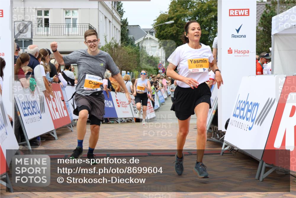 31.08.2025 - 21. Blankeneser Heldenlauf Strokosch-Dieckow http://msf.ph/oto/8699604 31.08.2025 12:42:54 Ziel 5245, 5513, 5317, 5735, 4154 meine-sportfotos.de