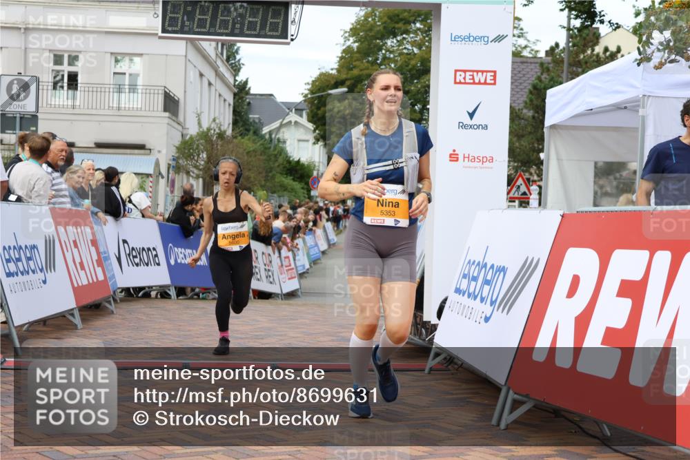31.08.2025 - 21. Blankeneser Heldenlauf Strokosch-Dieckow http://msf.ph/oto/8699631 31.08.2025 12:55:49 Ziel 5353, 5600, 5548 meine-sportfotos.de