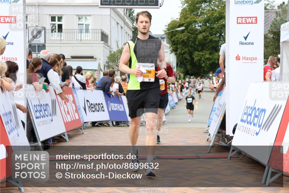 31.08.2025 - 21. Blankeneser Heldenlauf Strokosch-Dieckow http://msf.ph/oto/8699632 31.08.2025 12:42:39 Ziel 5032, 5067 meine-sportfotos.de