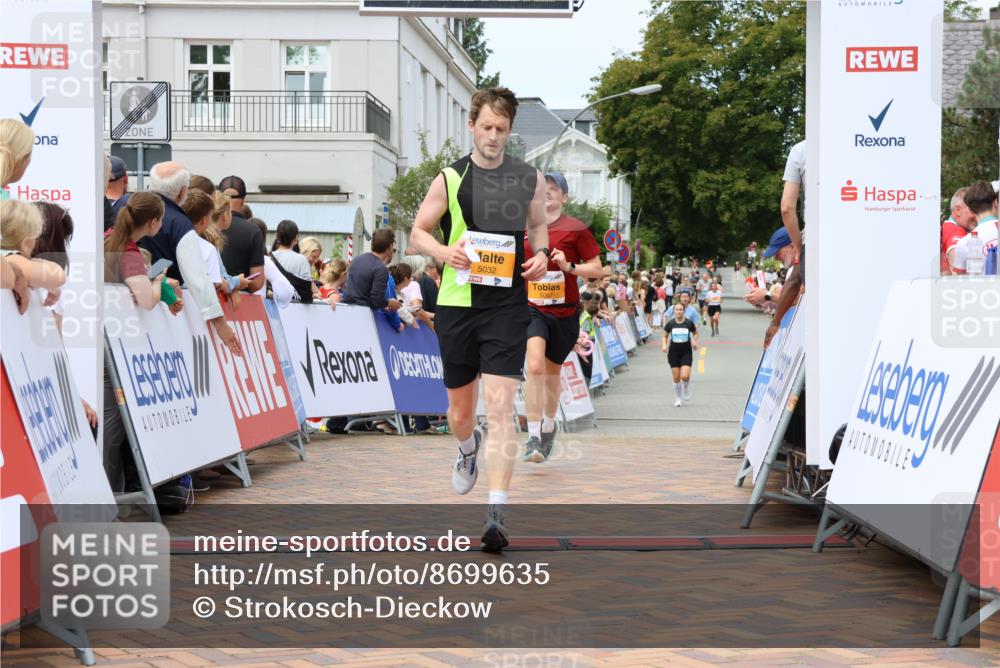 31.08.2025 - 21. Blankeneser Heldenlauf Strokosch-Dieckow http://msf.ph/oto/8699635 31.08.2025 12:42:38 Ziel 5032, 5067 meine-sportfotos.de