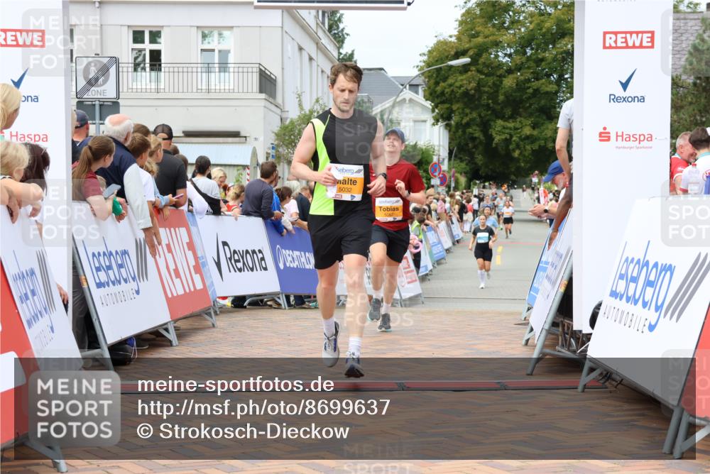 31.08.2025 - 21. Blankeneser Heldenlauf Strokosch-Dieckow http://msf.ph/oto/8699637 31.08.2025 12:42:38 Ziel 5032, 5067 meine-sportfotos.de