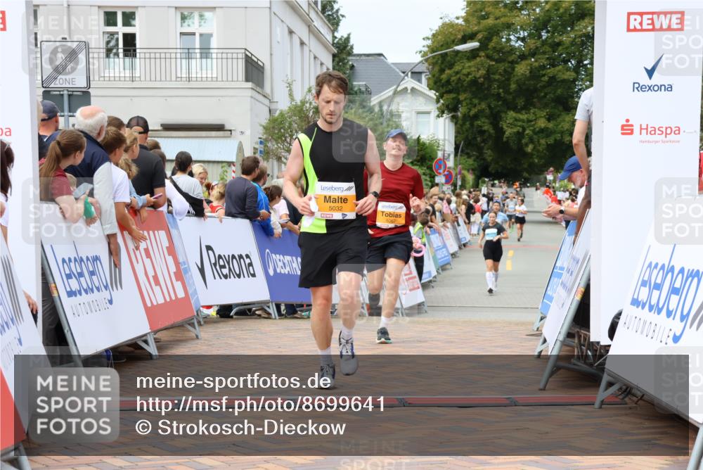 31.08.2025 - 21. Blankeneser Heldenlauf Strokosch-Dieckow http://msf.ph/oto/8699641 31.08.2025 12:42:38 Ziel 5032, 5067 meine-sportfotos.de