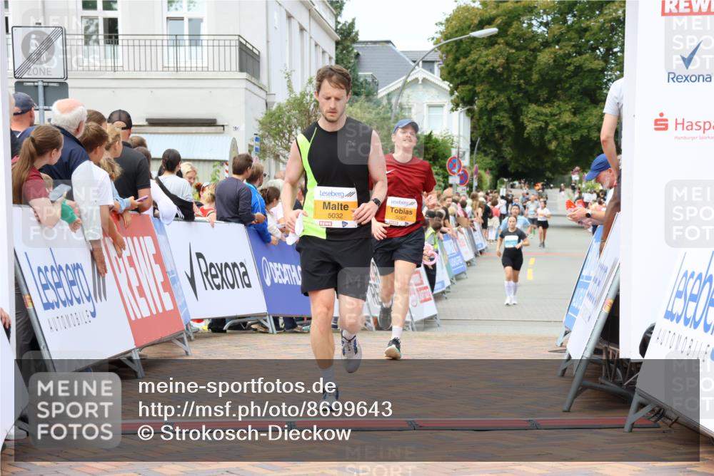 31.08.2025 - 21. Blankeneser Heldenlauf Strokosch-Dieckow http://msf.ph/oto/8699643 31.08.2025 12:42:38 Ziel 5032, 5067 meine-sportfotos.de