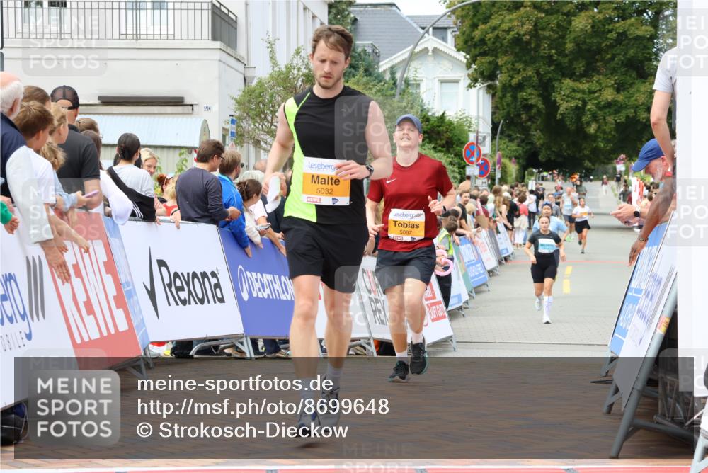 31.08.2025 - 21. Blankeneser Heldenlauf Strokosch-Dieckow http://msf.ph/oto/8699648 31.08.2025 12:42:38 Ziel 5032, 5067 meine-sportfotos.de