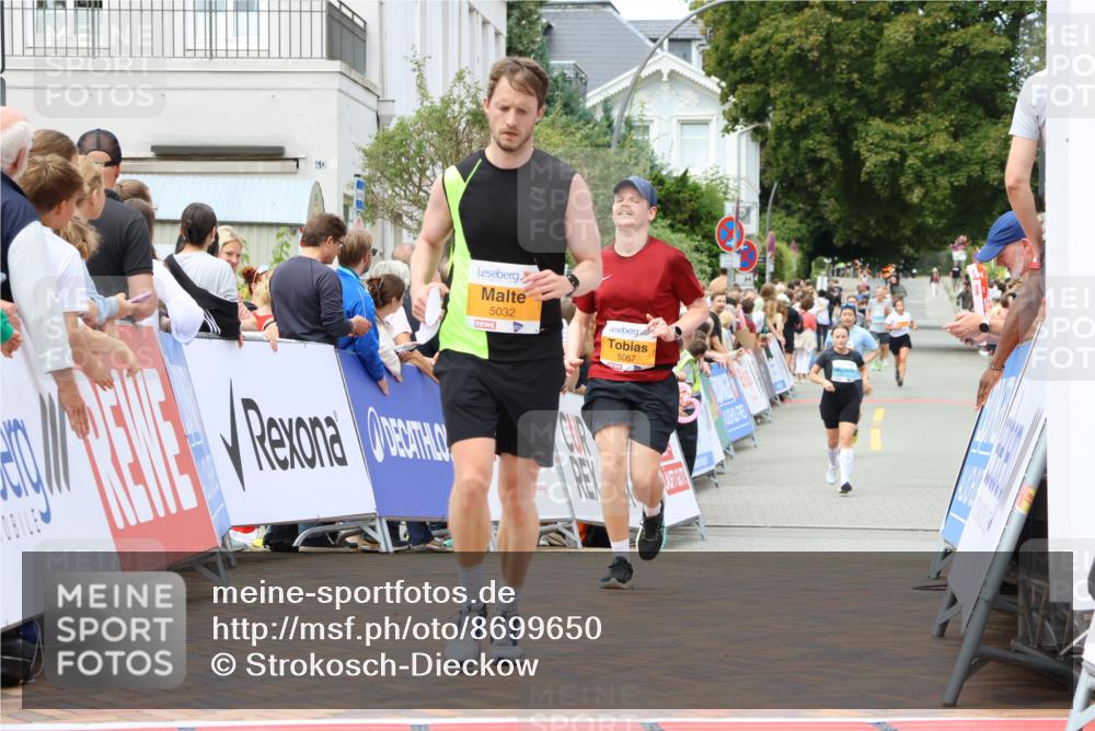 31.08.2025 - 21. Blankeneser Heldenlauf Strokosch-Dieckow http://msf.ph/oto/8699650 31.08.2025 12:42:38 Ziel 5032, 5067 meine-sportfotos.de