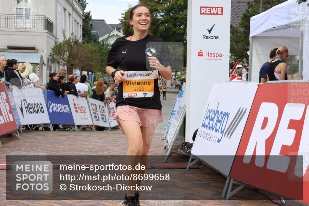 31.08.2025 - 21. Blankeneser Heldenlauf Strokosch-Dieckow http://msf.ph/oto/8699658 31.08.2025 12:55:32 Ziel 5047, 5048, 5753 meine-sportfotos.de