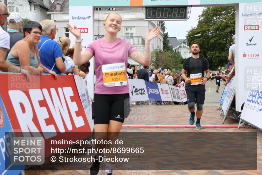 31.08.2025 - 21. Blankeneser Heldenlauf Strokosch-Dieckow http://msf.ph/oto/8699665 31.08.2025 12:42:20 Ziel 5321, 5312, 5476 meine-sportfotos.de