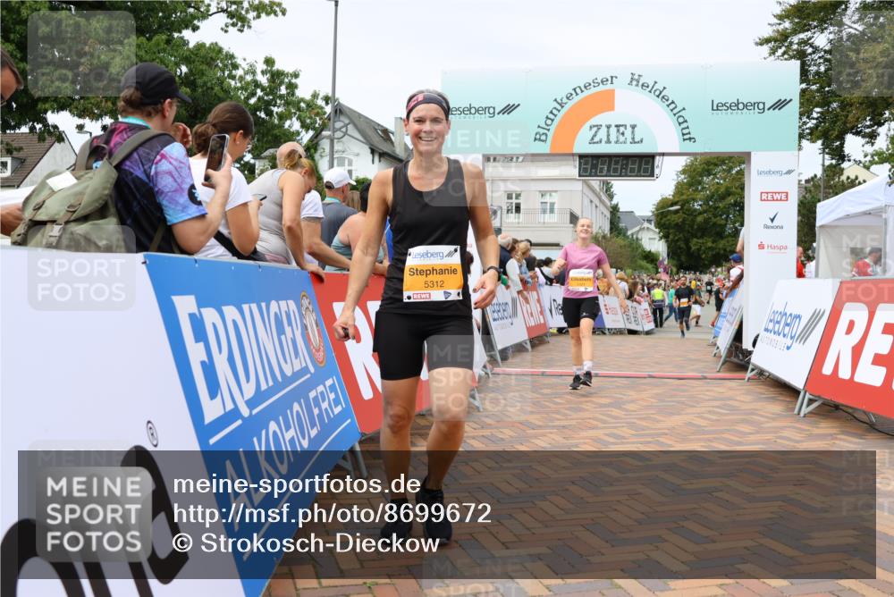 31.08.2025 - 21. Blankeneser Heldenlauf Strokosch-Dieckow http://msf.ph/oto/8699672 31.08.2025 12:42:16 Ziel 5131, 5321, 5194, 5312, 5476, 4148 meine-sportfotos.de