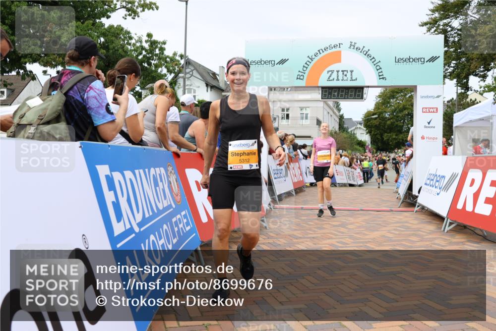 31.08.2025 - 21. Blankeneser Heldenlauf Strokosch-Dieckow http://msf.ph/oto/8699676 31.08.2025 12:42:16 Ziel 5131, 5321, 5194, 5312, 5476, 4148 meine-sportfotos.de