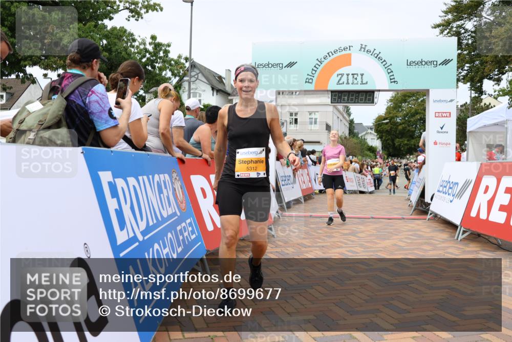 31.08.2025 - 21. Blankeneser Heldenlauf Strokosch-Dieckow http://msf.ph/oto/8699677 31.08.2025 12:42:16 Ziel 5131, 5321, 5194, 5312, 5476, 4148 meine-sportfotos.de
