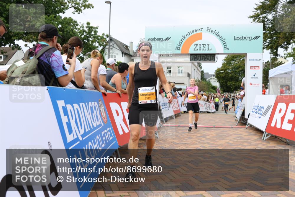 31.08.2025 - 21. Blankeneser Heldenlauf Strokosch-Dieckow http://msf.ph/oto/8699680 31.08.2025 12:42:16 Ziel 5131, 5321, 5194, 5312, 5476, 4148 meine-sportfotos.de