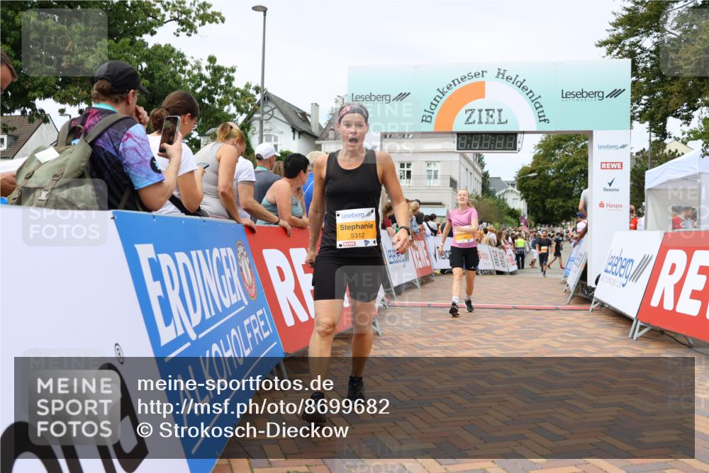 31.08.2025 - 21. Blankeneser Heldenlauf Strokosch-Dieckow http://msf.ph/oto/8699682 31.08.2025 12:42:16 Ziel 5131, 5321, 5194, 5312, 5476, 4148 meine-sportfotos.de
