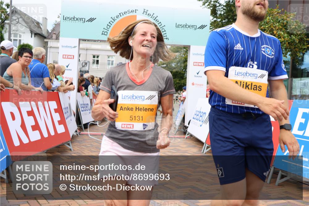 31.08.2025 - 21. Blankeneser Heldenlauf Strokosch-Dieckow http://msf.ph/oto/8699693 31.08.2025 12:42:11 Ziel 5131, 5755, 5451, 5194, 5312, 4148 meine-sportfotos.de
