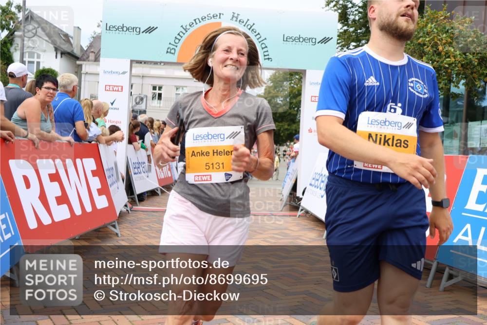 31.08.2025 - 21. Blankeneser Heldenlauf Strokosch-Dieckow http://msf.ph/oto/8699695 31.08.2025 12:42:11 Ziel 5131, 5755, 5451, 5194, 5312, 4148 meine-sportfotos.de