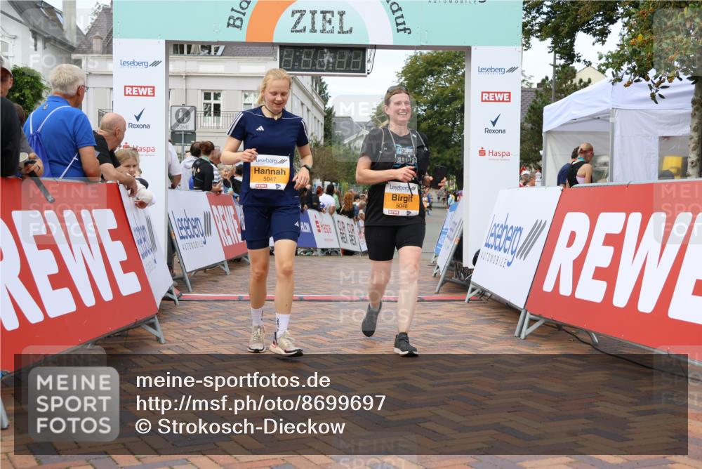 31.08.2025 - 21. Blankeneser Heldenlauf Strokosch-Dieckow http://msf.ph/oto/8699697 31.08.2025 12:55:25 Ziel 5047, 5048, 5599, 5604 meine-sportfotos.de