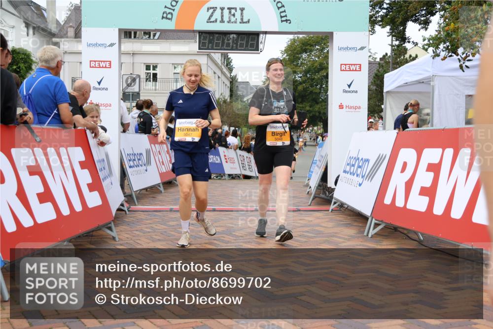 31.08.2025 - 21. Blankeneser Heldenlauf Strokosch-Dieckow http://msf.ph/oto/8699702 31.08.2025 12:55:25 Ziel 5047, 5048, 5599, 5604 meine-sportfotos.de