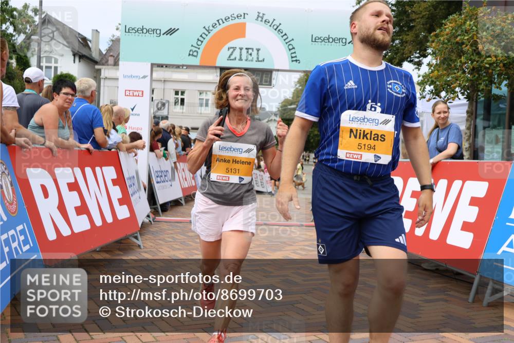 31.08.2025 - 21. Blankeneser Heldenlauf Strokosch-Dieckow http://msf.ph/oto/8699703 31.08.2025 12:42:11 Ziel 5131, 5755, 5451, 5194, 5312, 4148 meine-sportfotos.de