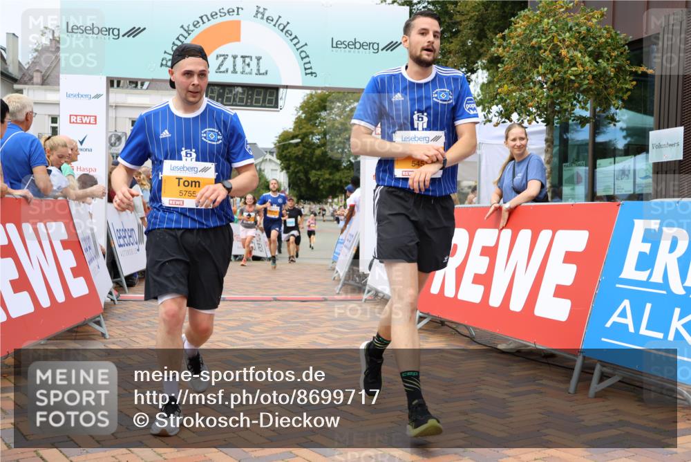 31.08.2025 - 21. Blankeneser Heldenlauf Strokosch-Dieckow http://msf.ph/oto/8699717 31.08.2025 12:42:07 Ziel 5131, 5076, 5755, 5451, 5194, 4148 meine-sportfotos.de