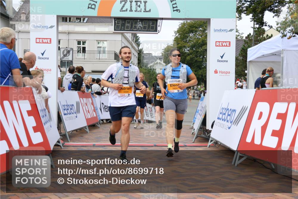 31.08.2025 - 21. Blankeneser Heldenlauf Strokosch-Dieckow http://msf.ph/oto/8699718 31.08.2025 12:55:22 Ziel 5047, 5048, 5793, 5599, 5604 meine-sportfotos.de