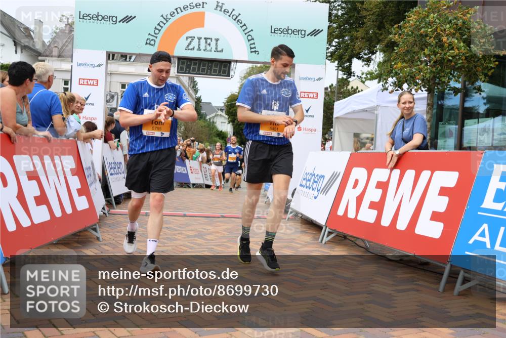 31.08.2025 - 21. Blankeneser Heldenlauf Strokosch-Dieckow http://msf.ph/oto/8699730 31.08.2025 12:42:06 Ziel 5131, 5076, 5755, 5451, 5194 meine-sportfotos.de