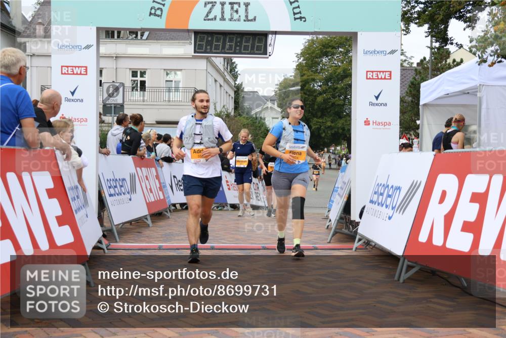31.08.2025 - 21. Blankeneser Heldenlauf Strokosch-Dieckow http://msf.ph/oto/8699731 31.08.2025 12:55:21 Ziel 5047, 5048, 5793, 5599, 5604 meine-sportfotos.de