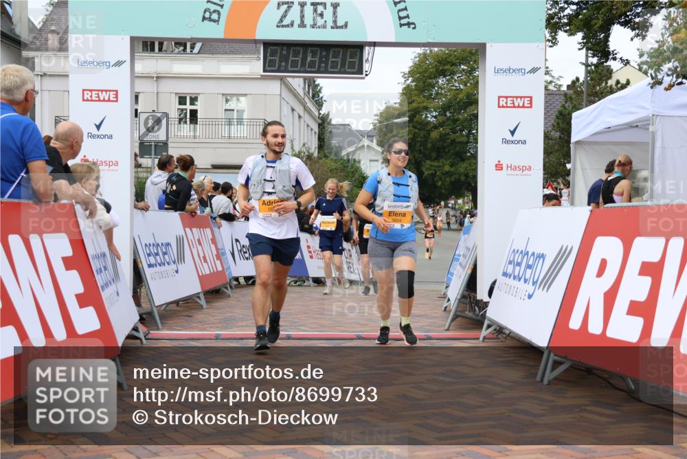31.08.2025 - 21. Blankeneser Heldenlauf Strokosch-Dieckow http://msf.ph/oto/8699733 31.08.2025 12:55:21 Ziel 5047, 5048, 5793, 5599, 5604 meine-sportfotos.de