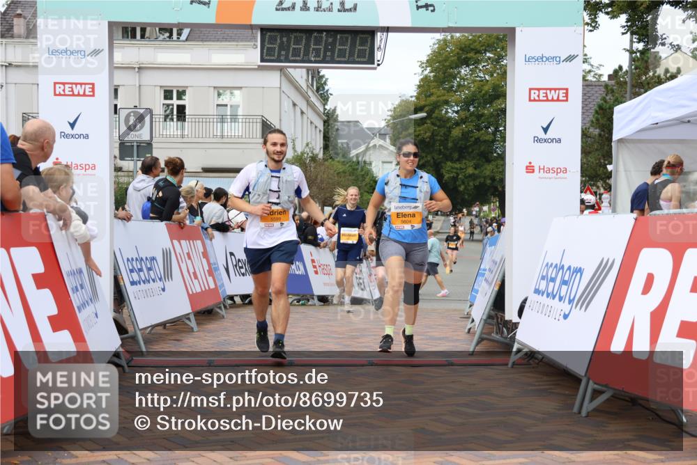 31.08.2025 - 21. Blankeneser Heldenlauf Strokosch-Dieckow http://msf.ph/oto/8699735 31.08.2025 12:55:21 Ziel 5047, 5048, 5793, 5599, 5604 meine-sportfotos.de