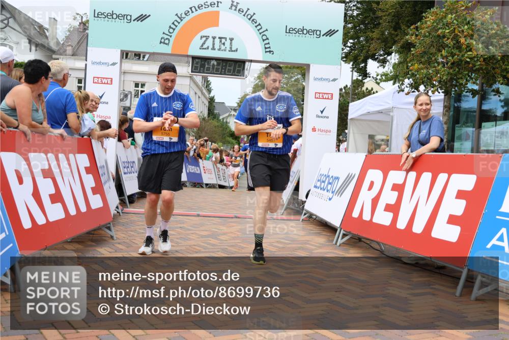 31.08.2025 - 21. Blankeneser Heldenlauf Strokosch-Dieckow http://msf.ph/oto/8699736 31.08.2025 12:42:06 Ziel 5131, 5076, 5755, 5451, 5194 meine-sportfotos.de