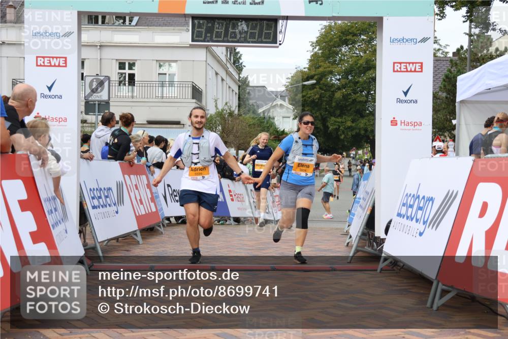 31.08.2025 - 21. Blankeneser Heldenlauf Strokosch-Dieckow http://msf.ph/oto/8699741 31.08.2025 12:55:21 Ziel 5047, 5048, 5793, 5599, 5604 meine-sportfotos.de