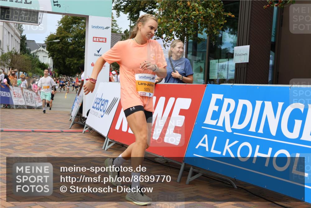 31.08.2025 - 21. Blankeneser Heldenlauf Strokosch-Dieckow http://msf.ph/oto/8699770 31.08.2025 12:41:54 Ziel 5834, 5407, 5114, 5374 meine-sportfotos.de