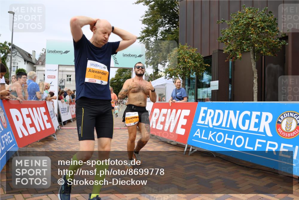 31.08.2025 - 21. Blankeneser Heldenlauf Strokosch-Dieckow http://msf.ph/oto/8699778 31.08.2025 12:41:51 Ziel 5807, 5806, 5407, 5114, 5374, 5565 meine-sportfotos.de