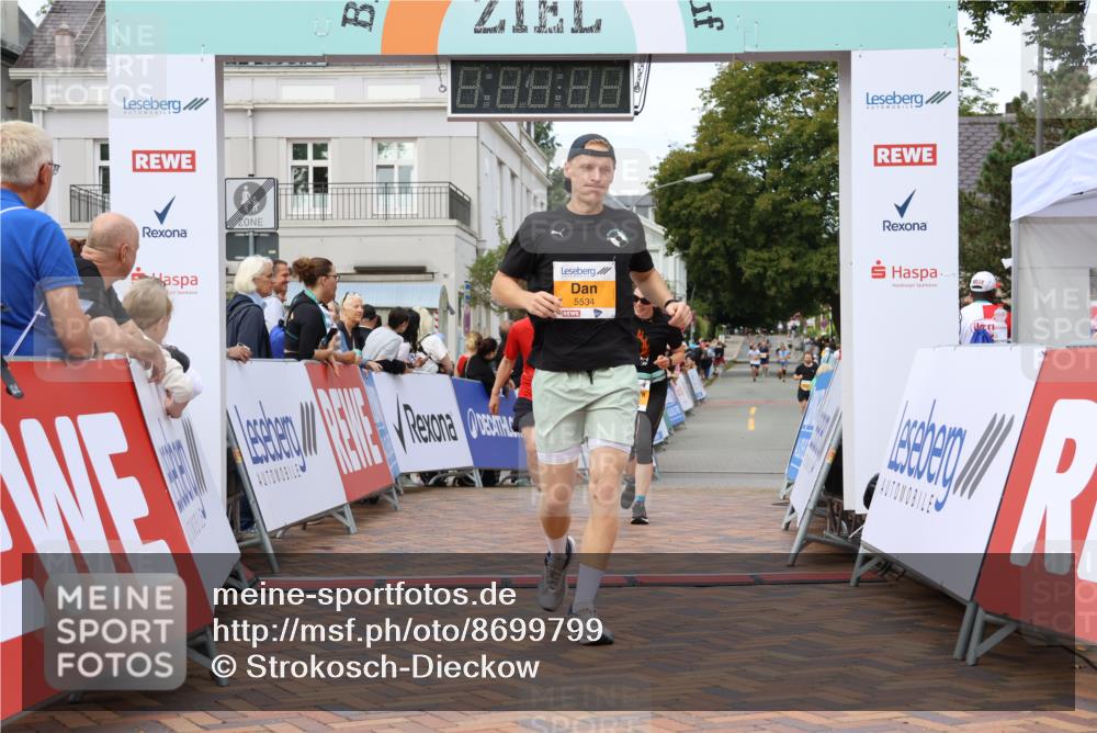 31.08.2025 - 21. Blankeneser Heldenlauf Strokosch-Dieckow http://msf.ph/oto/8699799 31.08.2025 12:54:55 Ziel 5342, 5203, 5204, 5534 meine-sportfotos.de