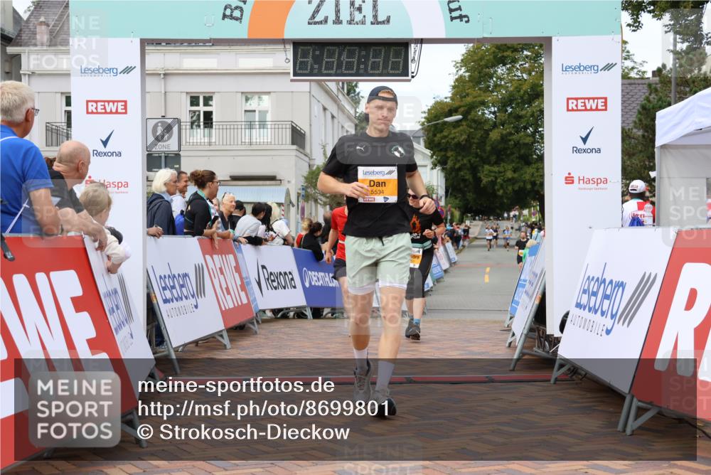 31.08.2025 - 21. Blankeneser Heldenlauf Strokosch-Dieckow http://msf.ph/oto/8699801 31.08.2025 12:54:55 Ziel 5342, 5203, 5204, 5534 meine-sportfotos.de